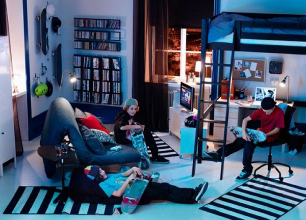 Teens chilling in a bedroom